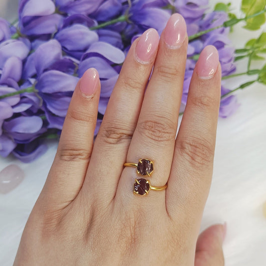 Raw Garnet dual crystal ring close-up – Gemsara jewellery