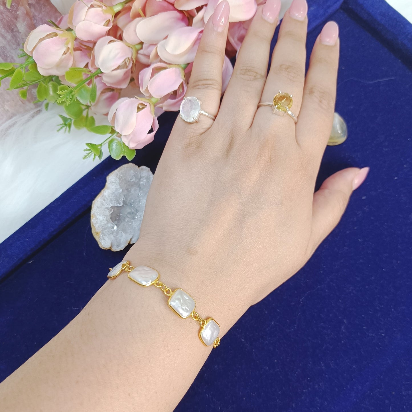 Mother of Pearl Link Bracelet (Gold-Plated Brass)