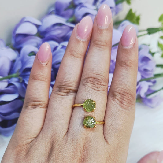 Green Peridot raw stone adjustable silver ring – Gemsara