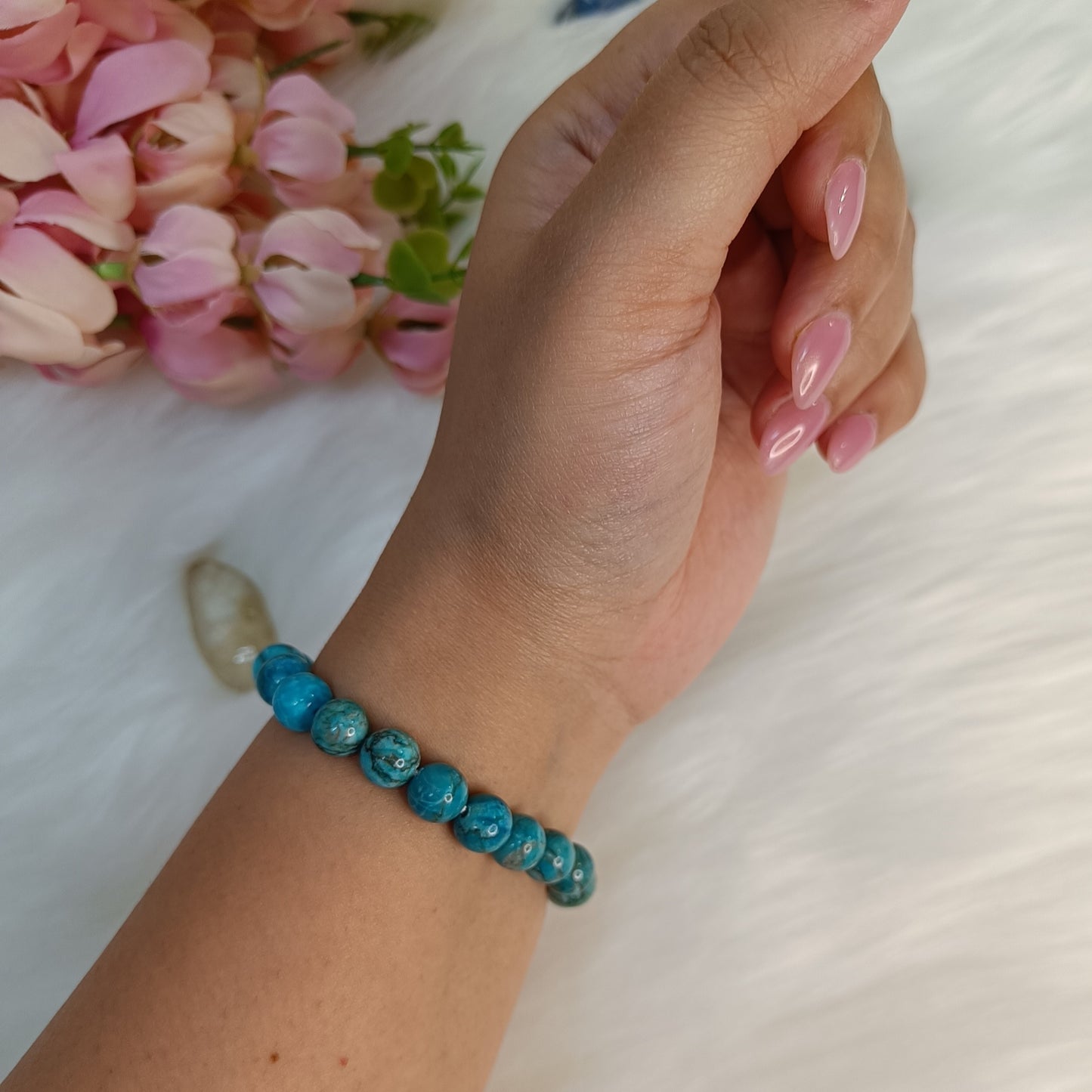 Turquoise-Style Bracelet (Dyed Natural Howlite Beads)