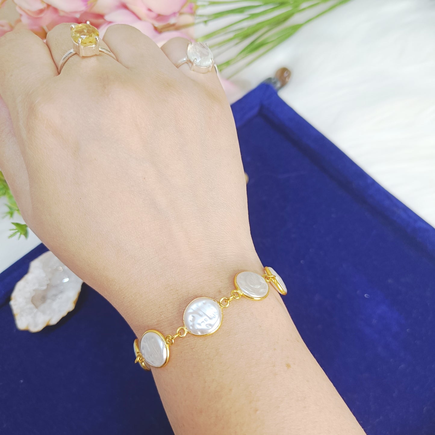 Mother of Pearl Link Bracelet (Gold-Plated Brass)