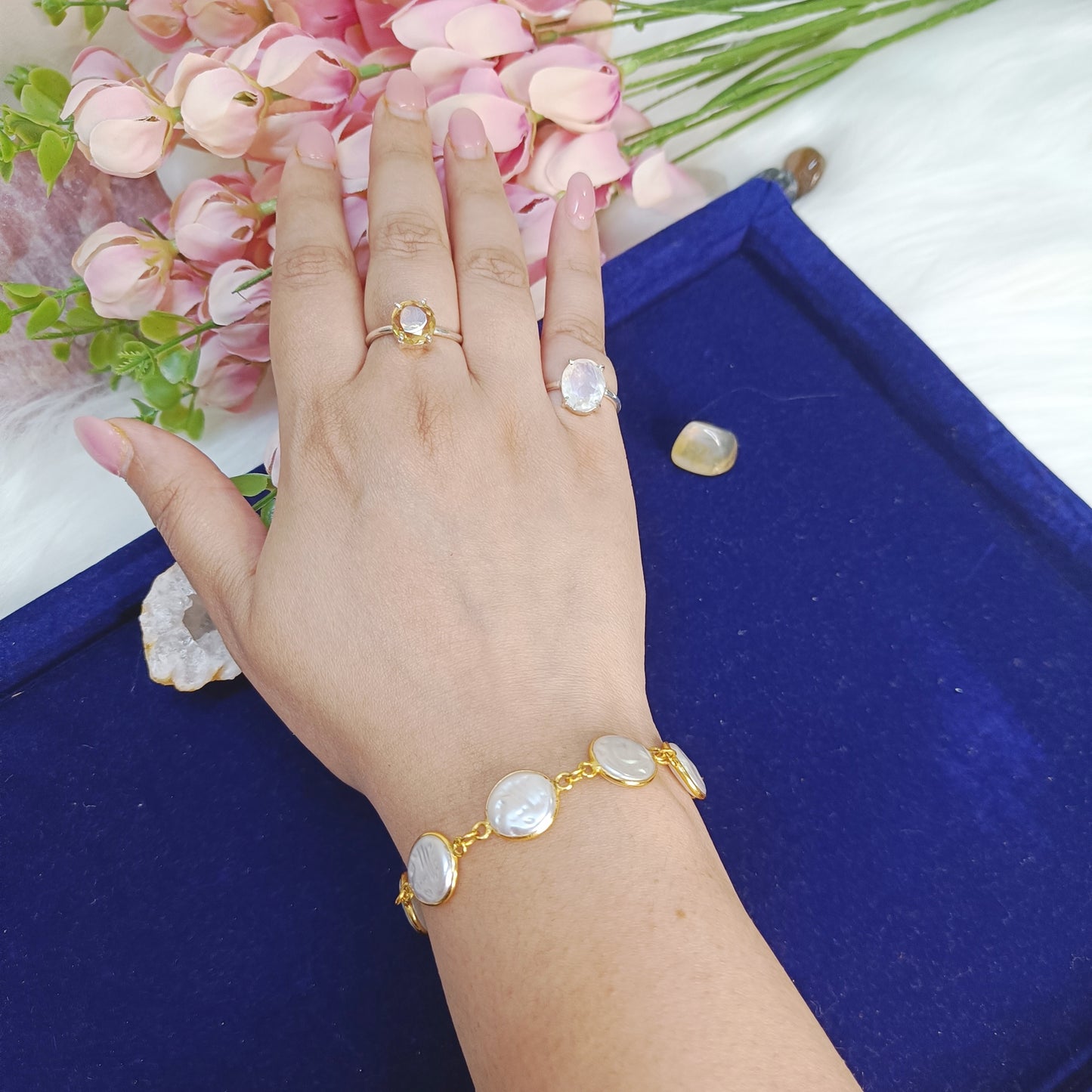 Mother of Pearl Link Bracelet (Gold-Plated Brass)