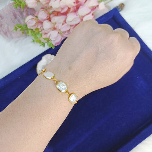 Mother of Pearl Link Bracelet (Gold-Plated Brass)
